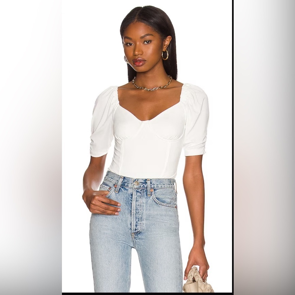 ASTR the Label Half Sleeve Sweetheart Neck Bodysuit in White